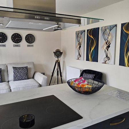 5 Star Luxury Small Cosy House With Lake View 唐克斯特 外观 照片